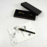 DUNHILL 'SENTRYMAN' PENCIL IN FITTED BOX AND A 'SENTRYMAN' FOUNTAIN PEN