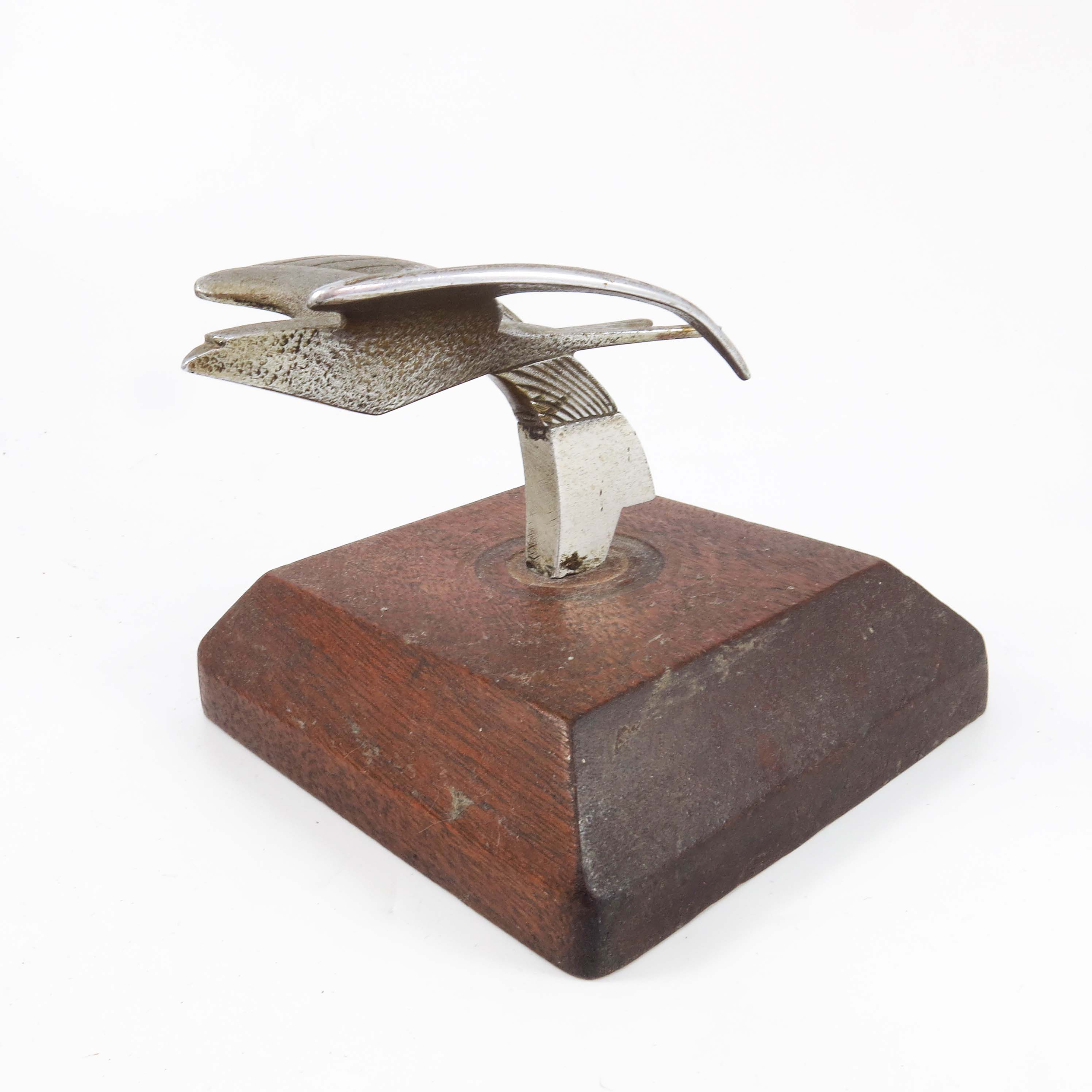 SWALLOW/ SWIFT CAR MASCOT MOUNTED ON A PLINTH, DESMO? - Image 2 of 5