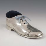LARGE SILVER SHOE PIN CUSHION, S.BLACKENSEE & SON LTD., CHESTER 1911, WOODEN SOLE AND HEEL,