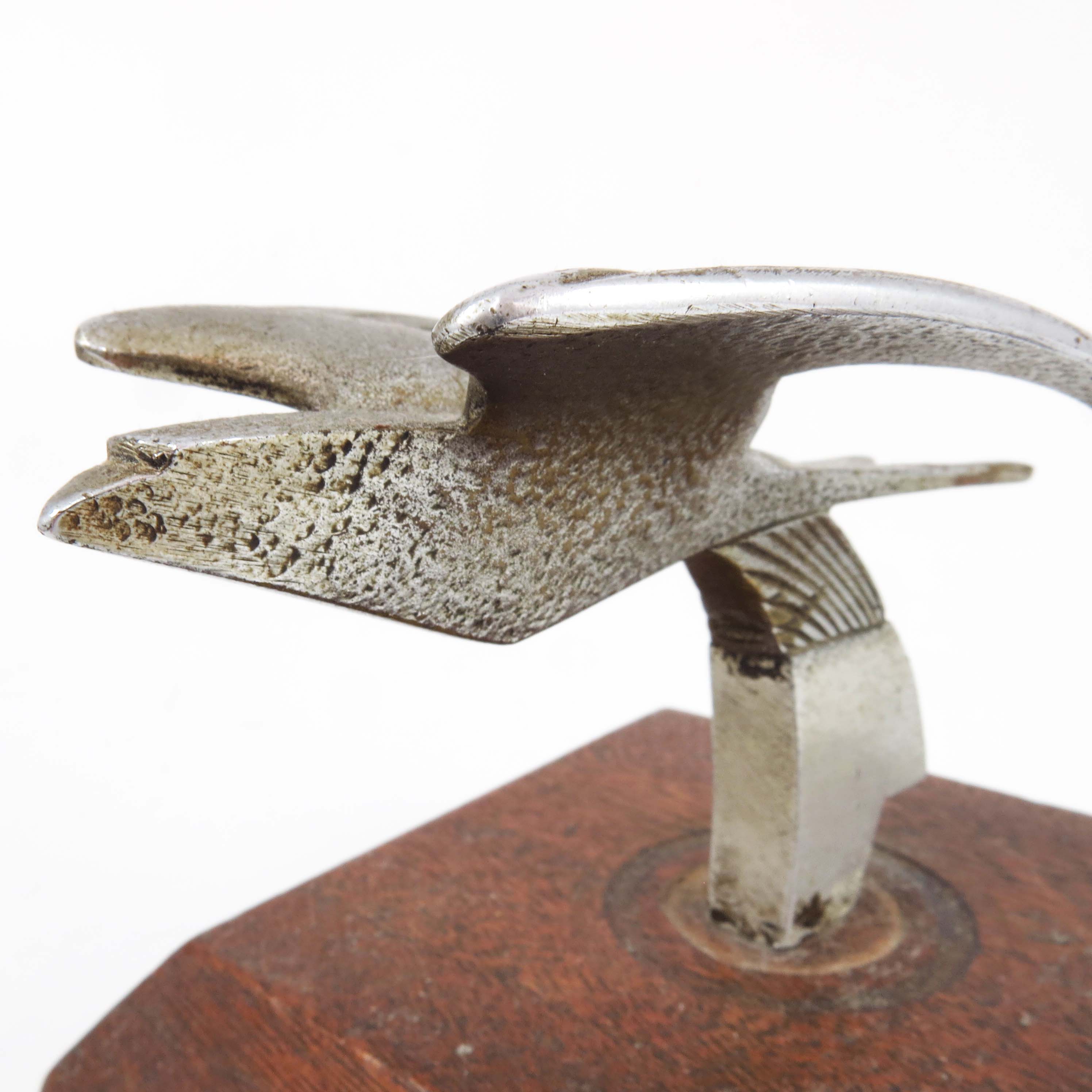 SWALLOW/ SWIFT CAR MASCOT MOUNTED ON A PLINTH, DESMO? - Image 3 of 5