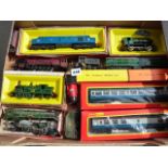 TRIANG LOCOMOTIVES : R868 SR M7, R751 6930 BLUE, U/B CLASS 31, SHUNTERS AND TWO BOXED MK2 COACHES