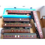 AIRFIX 1 BOXED AND 5 U/B LMS LIVERIED COACHES