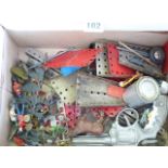 QTY OF MECCANO BITS AND VARIOUS LEAD SOLDIERS ETC