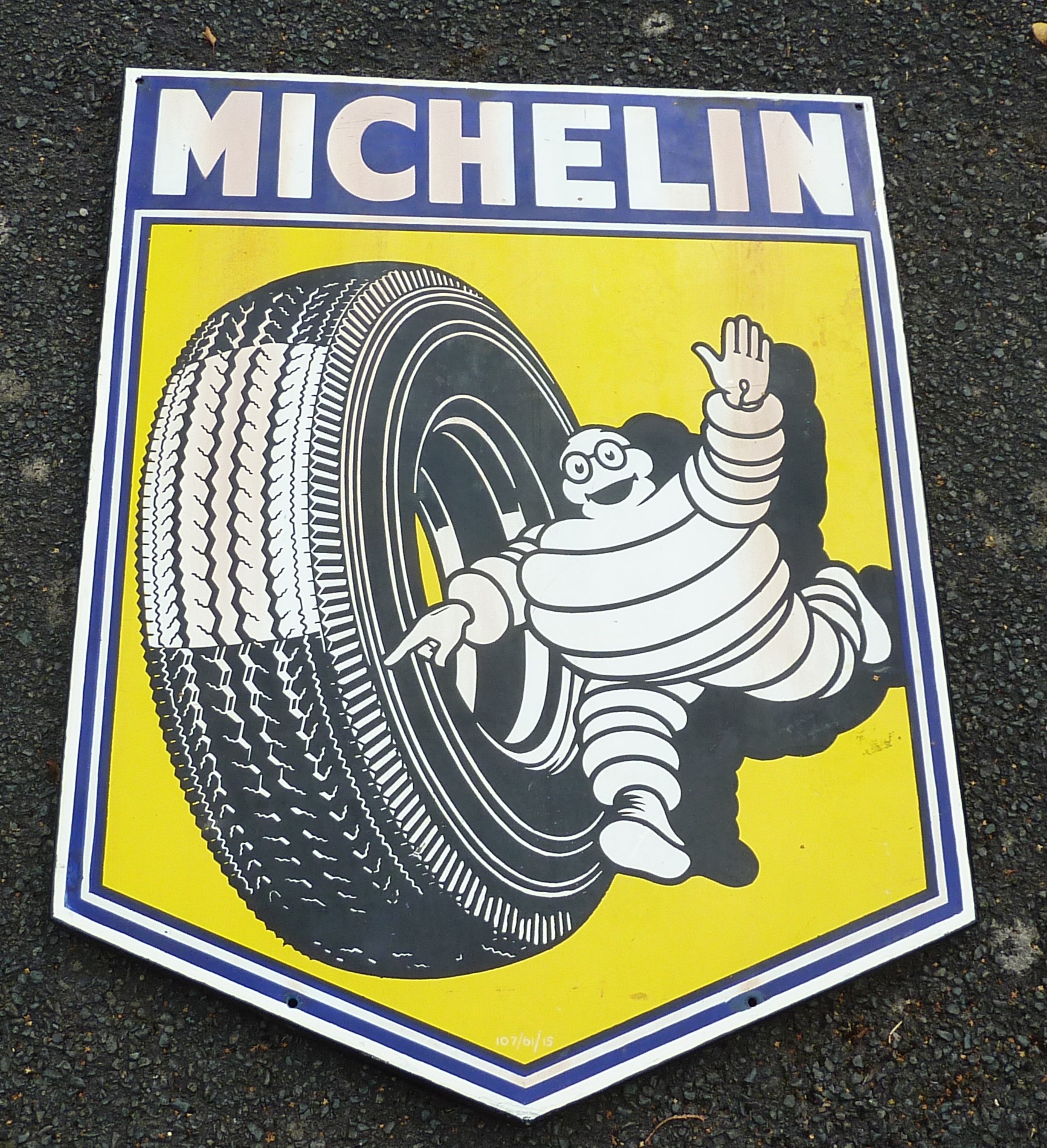 ENAMEL ADVERTISING SIGN MICHELIN APPROX. 24 INS X 32 INS. - MICHELIN MAN AND WHEEL
