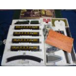 HORNBY GREAT WESTERN PULLMAN TRAIN PACK PART BOXED WITH 4 PULLMAN COACHES AND 4983 ALBERT HALL, PLUS