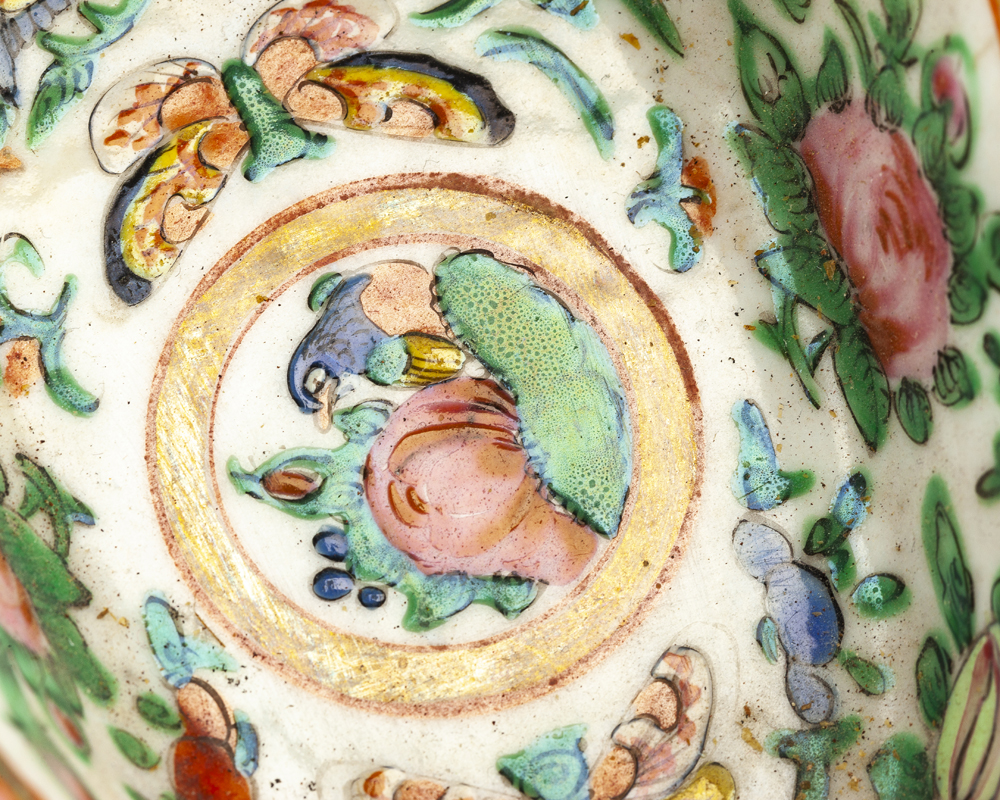 Four Chinese porcelain Rose Medallion objects - Image 5 of 5