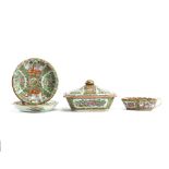 Four Chinese porcelain Rose Medallion objects