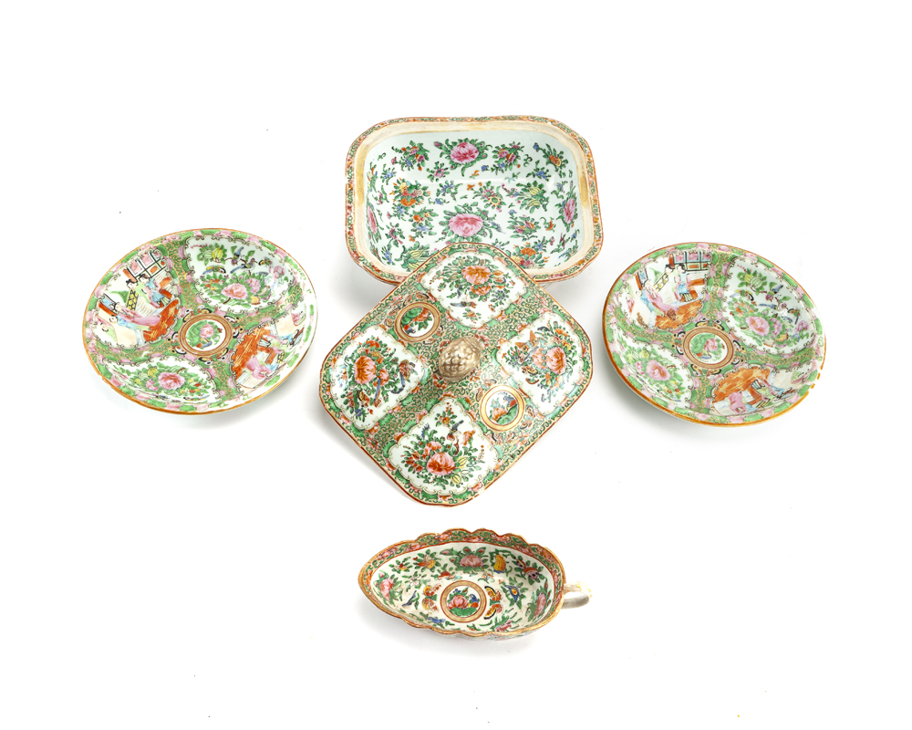 Four Chinese porcelain Rose Medallion objects - Image 2 of 5