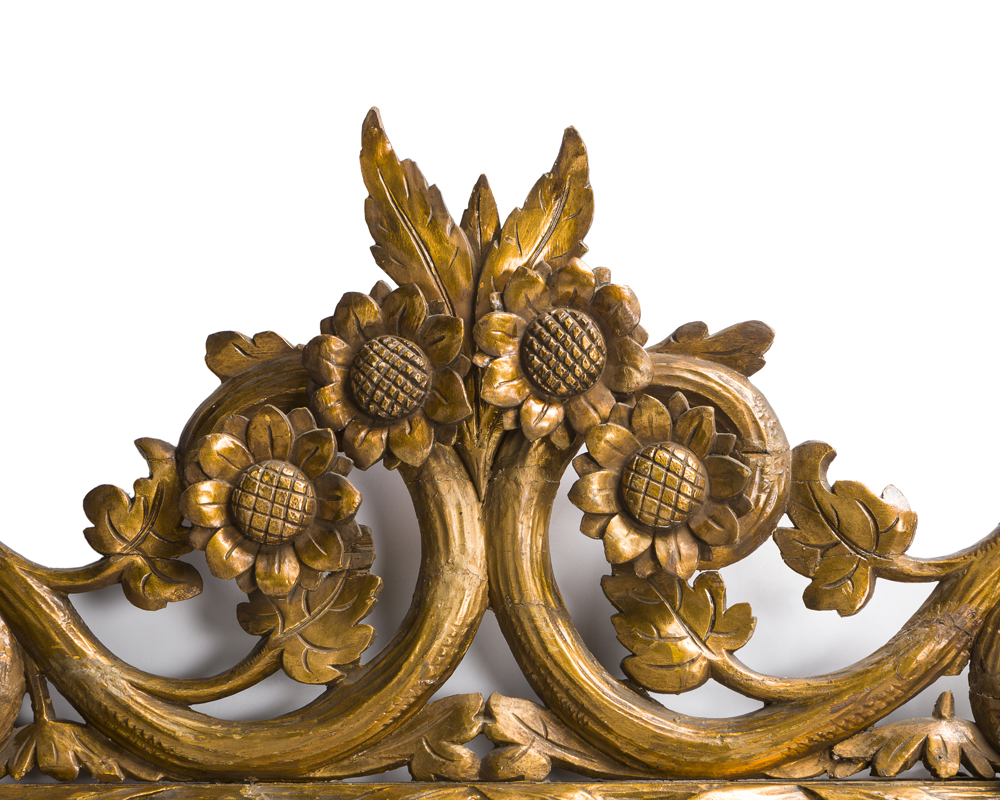 An Italian giltwood mirror - Image 2 of 2