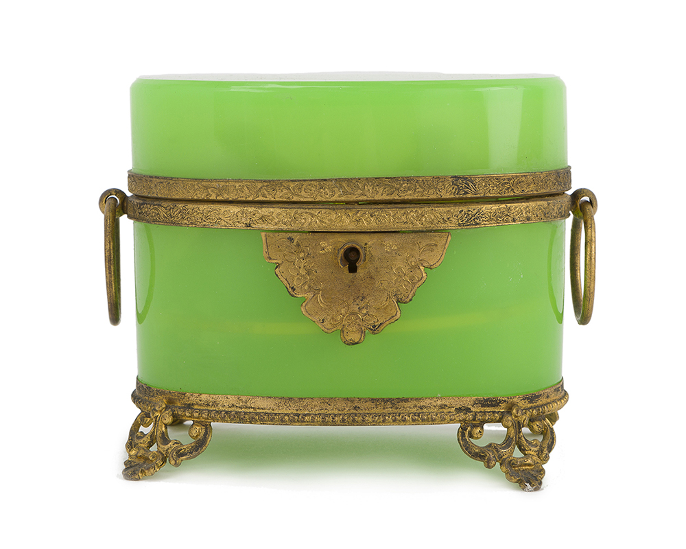 An opaline glass vanity box