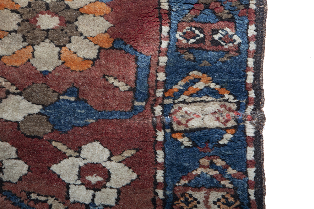 A Kazak rug - Image 5 of 5