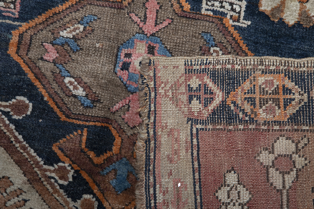 A Kazak rug - Image 2 of 5