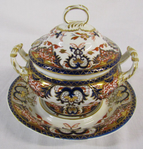 Early 19th century small Crown Derby tureen and stand (tureen height 15 cm,