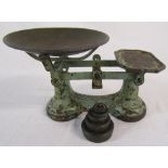 Set of kitchen scales