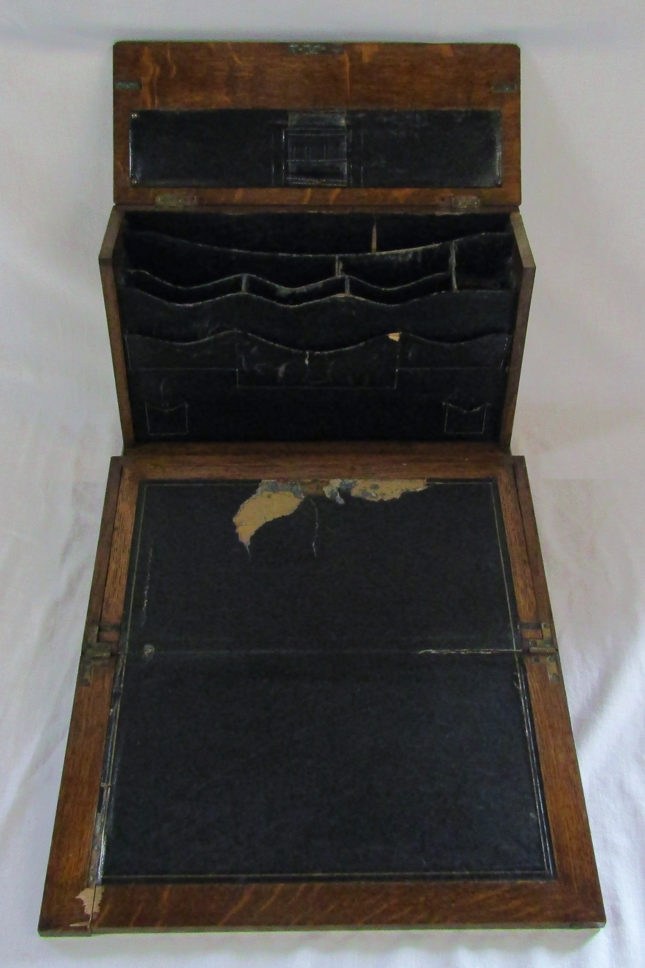 Victorian stationery box with folding writing slope (af) dedicated to 'Sister Jeanie Pender as a - Image 2 of 4