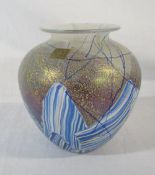 Isle of Wight Studio glass 'Amphora' vase H 11 cm with box and certificate