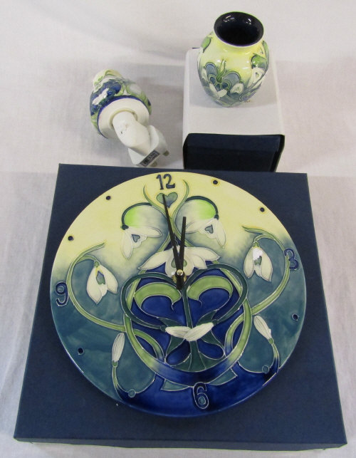 Old Tupton Ware snowdrops clock (boxed),