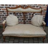 Late Victorian/Edwardian two seater open settee in walnut with scroll arms & cabriole legs