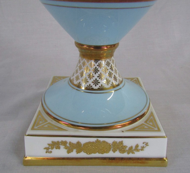 Large Wedgwood twin handle lidded vase 'Rudyard' no 16 (boxed) H 36 cm - Image 6 of 7