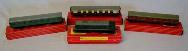 Hornby Dublo 1000 BHP Diesel-Electric Locomotive 2230, 4083 Suburban Coach, 4210 Coach & 4081