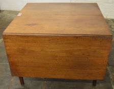 Victorian mahogany gate leg table