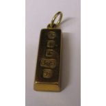 9ct solid gold bar pendant weight 7.9 g