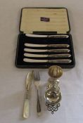 Various silver inc silver handle butter knives (5), egg cup Birmingham 1922  1.28 ozt and tea