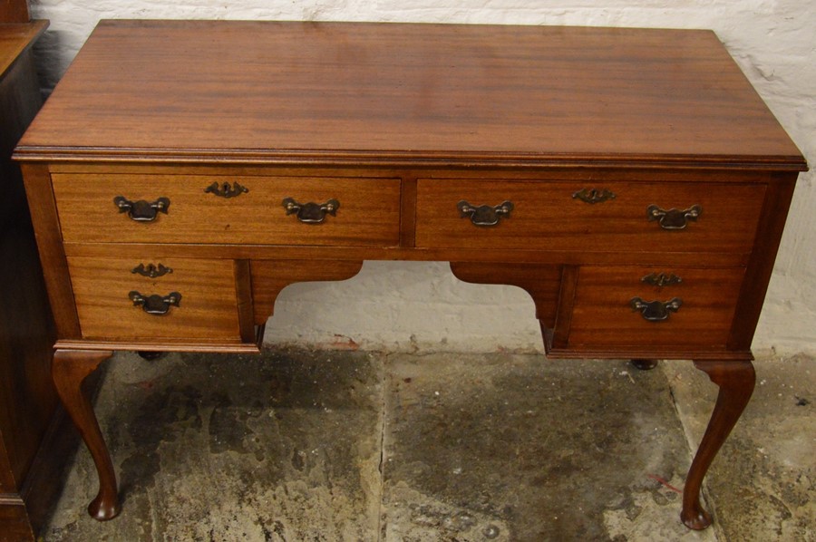 Dressing table