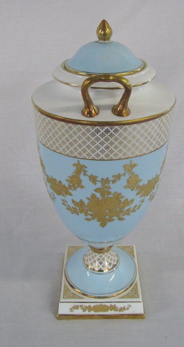 Large Wedgwood twin handle lidded vase 'Rudyard' no 16 (boxed) H 36 cm - Image 5 of 7