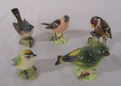 5 Beswick birds inc 2415 Goldcrest, 2106 Whitethroat & 2273 Goldfinch