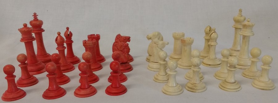 Bone chess set, red and natural in hand made wooden box - Image 3 of 4