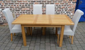 Modern oak extending dining table with 4 chairs (extends to 160 cm)