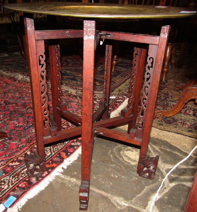 Oriental brass top folding table - Image 3 of 4