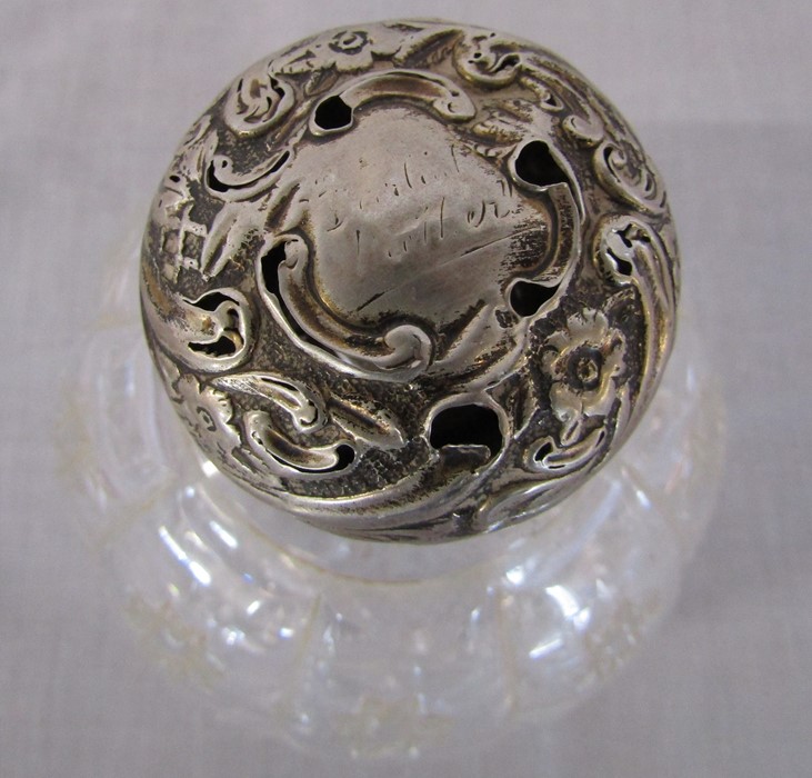Silver topped glass perfume bottle H 12 cm hallmarks indistiguishable (af) - Image 2 of 3