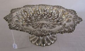 Silver fruit bowl / tazza Chester 1906 weight 11.90 ozt maker Walker & Hall D 27 cm H 12 cm