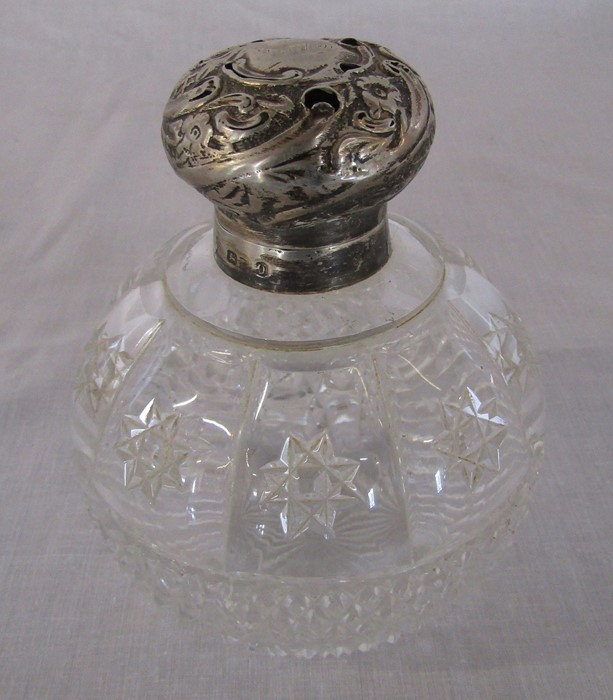 Silver topped glass perfume bottle H 12 cm hallmarks indistiguishable (af)