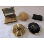 Selection of compacts inc Stratton and a musical compact & a wooden snuff box