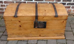 Pine blanket box