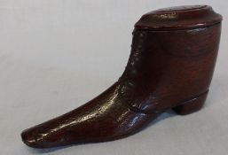 19th century treen snuff box in the form of a heeled shoe, 9.5cm wide