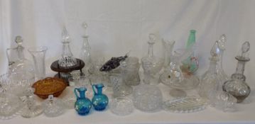 2 boxes of glassware including decanters