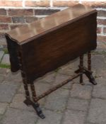 Small 1930s oak Pembroke table with bobbin turned supports