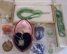 Assorted Oriental style jewellery inc jade necklaces and a silver and jade pendant