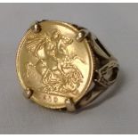 Edwardian gold half sovereign 1910 in 9ct gold ring mount total weight 9.1 g