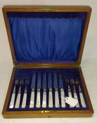 Cased set of 6 silver and mother of pearl handled dessert knives and forks Sheffield 1935
