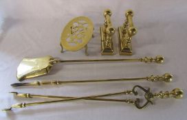 Various brassware inc fireside companion pieces and trivet