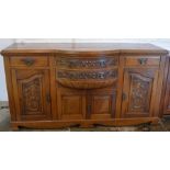 Large late Victorian walnut bow fronted sideboard L 185 cm H 98 cm W 66 cm