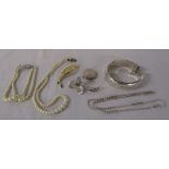 Silver bangle weight 0.96 ozt, silver necklace, locket and brooch weight 0.61 ozt together with