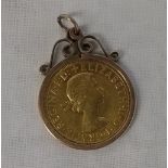 Elizabeth II gold full sovereign 1965 in 9ct gold pendant mount total weight 9.9 g