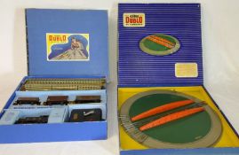 Hornby Dublo electric "Tank Goods Train" set EDG7 and a Hornby Dublo turntable