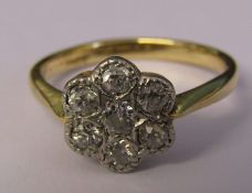 18ct gold diamond daisy ring total approx. 0.65ct size O